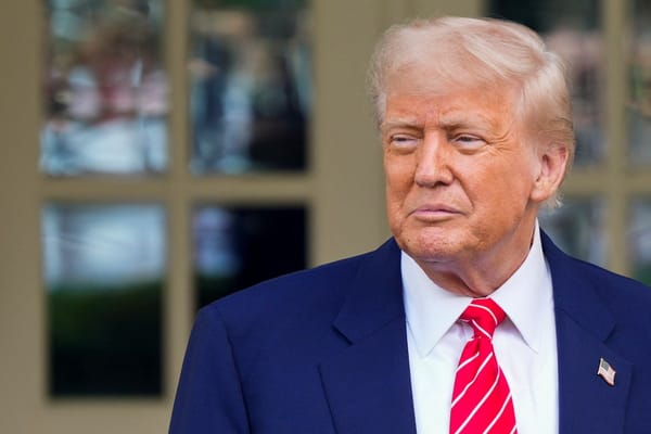 Trump ayaa raba inuu cashuurta ku kordhiyo dadka taajiriinta ah ee sameeya $2.5m wax ka badan