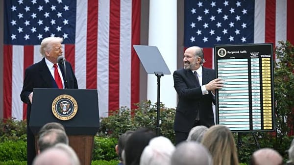 Doollarka oo xoogaystay halka JPY iyo Gold dhulka galeen, kadib markii maxkamad xannibtay cashuurihii Trump