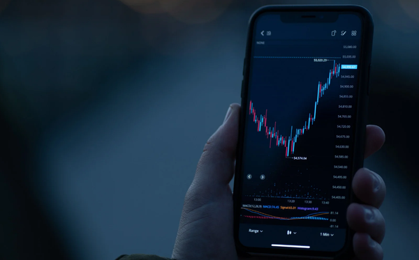 Intee Suuq Ayuu u Qaysamaa Suuqa Sarrifka Lacagaha Qalaad ee Forex?